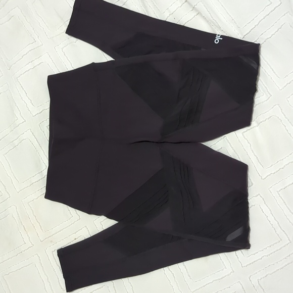 NWOT Alo yoga pants - Picture 1 of 4